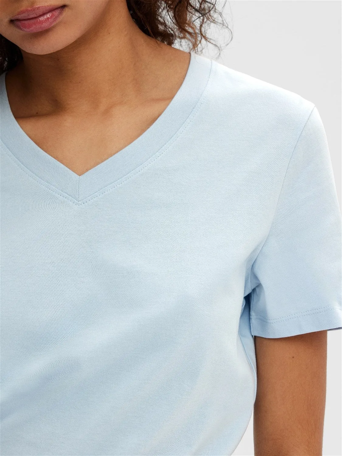 Essential Ss V-Neck Tee - Cashmere Blue