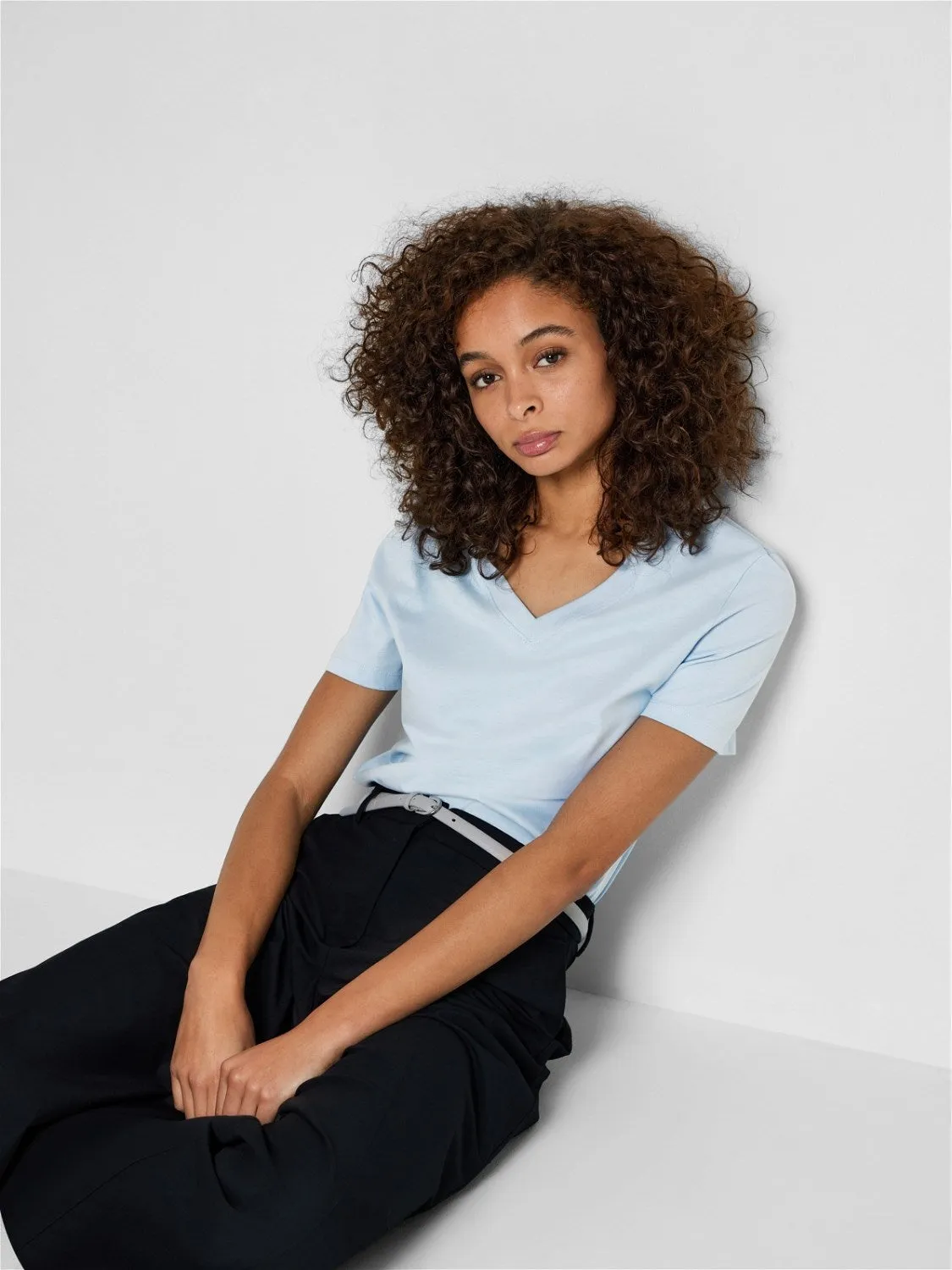 Essential Ss V-Neck Tee - Cashmere Blue