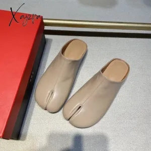 Xajzpa - Novelty Split Toe Shoes Woman Ninja Tabi Slippers Leather Round Toe Slides Comfy Mules Femmes Clog Sandals Pettitoes Flipflops